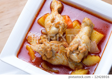 Massaman chicken curry 12428916
