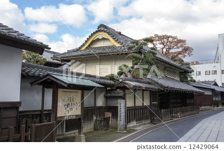 View of old houses in Takehara City, Hiroshima 12429064