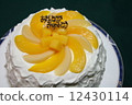 黃色和白色手工製造桃子蛋糕 12430114