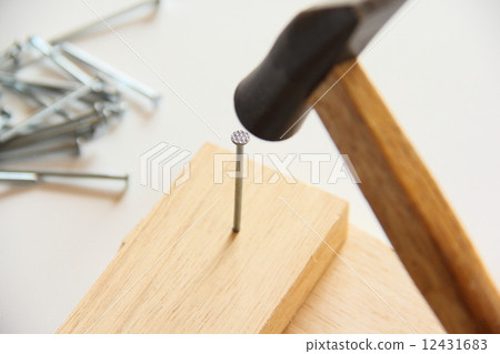 Hit a nail 12431683