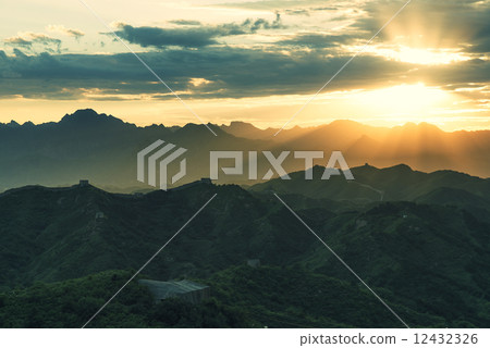 Beijing Great Wall in China, the majestic Great Wall, a symbol of China. 12432326