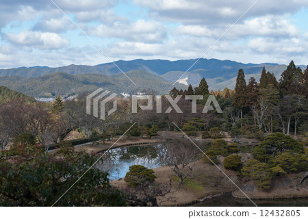 Shogakuin皇宮皇宮龍捲風池塘 12432805