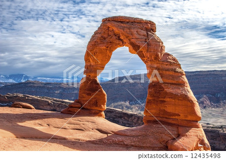 美國拱門國家公園精美的拱門 美國拱門國家公園精美的拱門 12435498