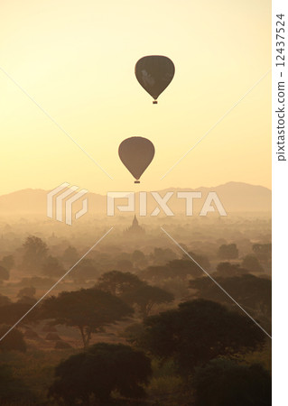 Silhouette of Hot Air Balloons Silhouette of Hot Air Balloons 12437524