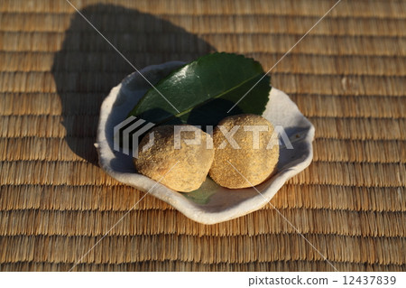 Honey dumplings Honey dumplings 12437839