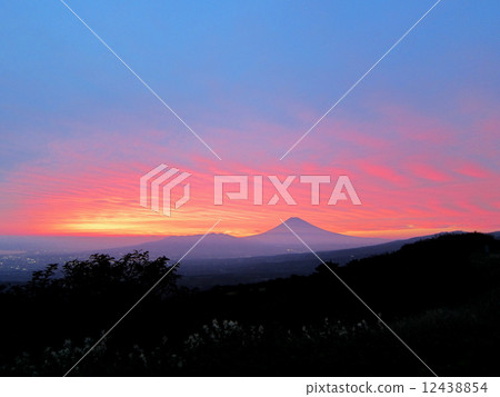 Dusk of autumn Fuji distant view 12438854