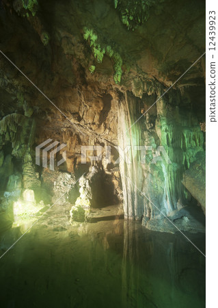 石灰石洞穴岡山Micorn 石灰石洞穴岡山Micorn 12439923