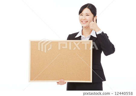 帶有留言板的好兆頭的女商人 12440558