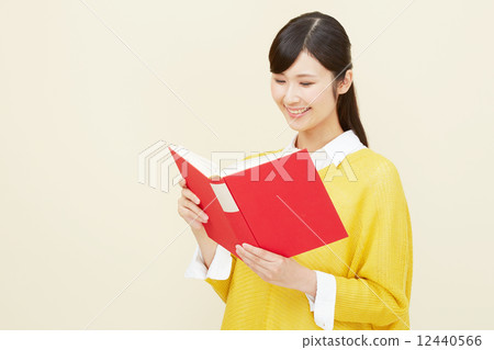 一個女人讀 12440566
