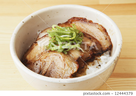 Grilled pork bowl Grilled pork bowl 12444379