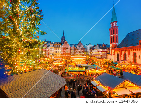 Christmas market in Frankfurt 12447360