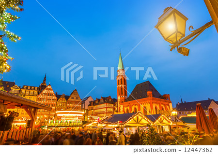 Christmas market in Frankfurt Christmas market in Frankfurt 12447362