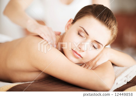 woman in spa 12449858