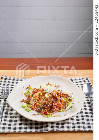 Fusion food 12458442