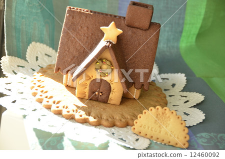 House of candy 12460092
