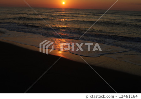 A beach A beach 12461164