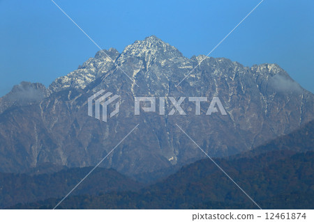 在初冬的山 12461874