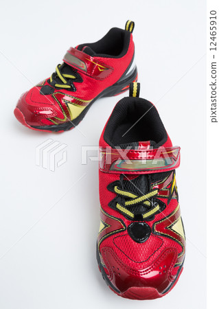 Children's sneakers 12465910