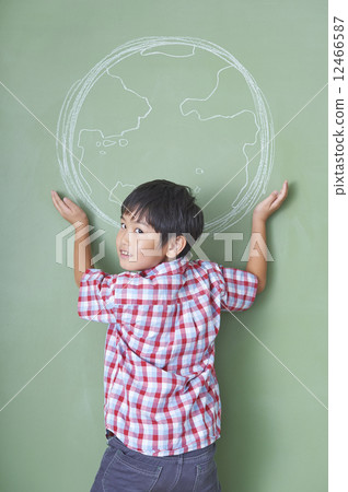 一個抱著地球未來的男孩 一個抱著地球未來的男孩 12466587