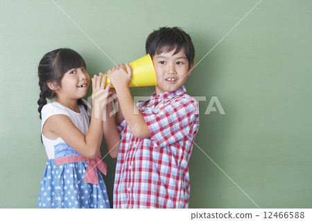 Boys and girls who talk with secrets 12466588