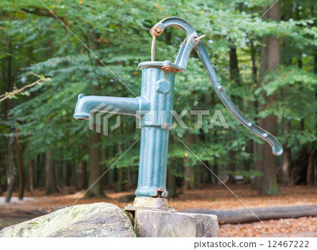 Hand operated water pump 12467222