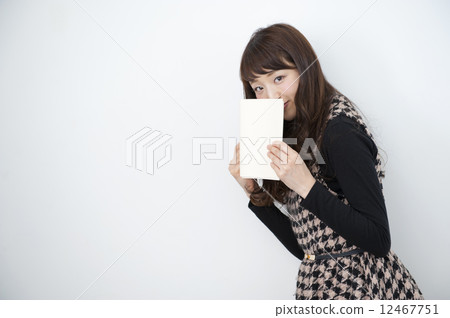 一個女人讀 12467751