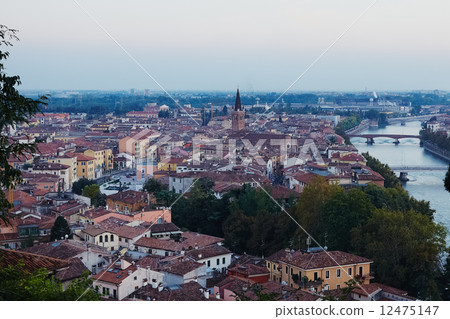 Verona 12475147