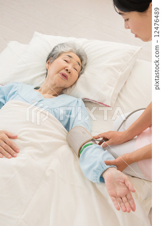 Home visit care image 12476489