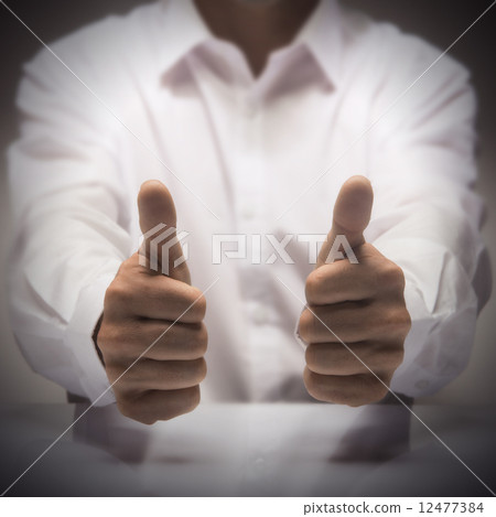Thumb up 12477384