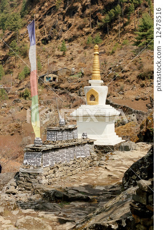 Buddhist stupa in Everest region, Nepal Buddhist stupa in Everest region, Nepal 12478516
