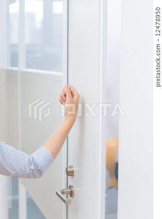 Door knock Door knock 12478950
