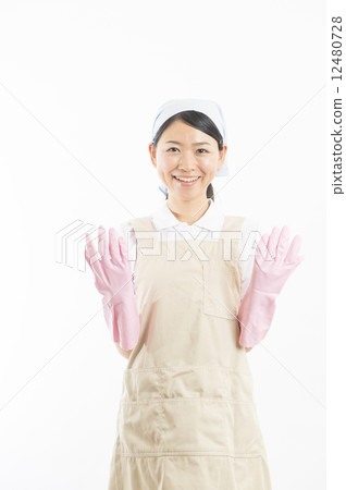 Women cleaning Women cleaning 12480728