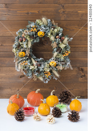 Halloween pumpkin and lease 12480840