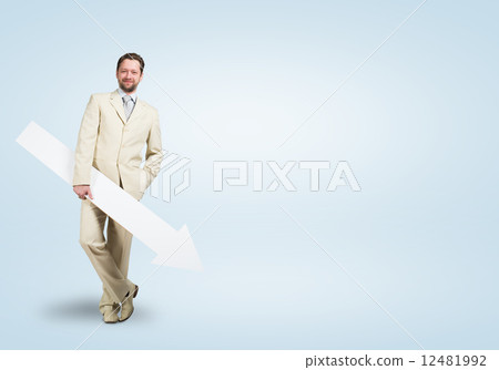 Businessman with arrow 12481992