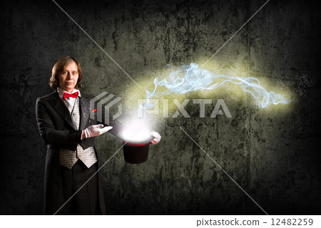 magician 12482259