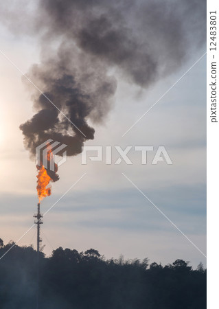 Oil Distillation tower with polution 12483801