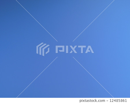 Tokyo's blue sky Tokyo's blue sky 12485861