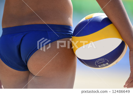 沙灘排球的形象 12486649