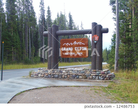 American West 12486753