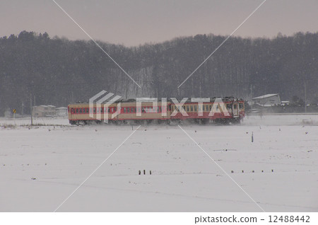 Winter Hanawa Line Kiha 52 + 58 (all national railway color) 12488442