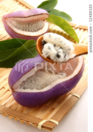 Akebi fruit Autumn taste Akebi fruit Autumn taste 12489183