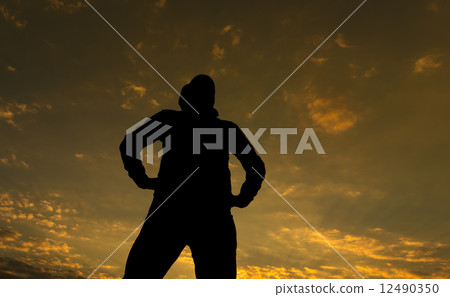 男性剪影 12490350