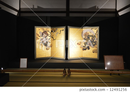 Tawaraya Souta的“Wind God Thunder Graph Screen(Reproduction)”(京都市Kenninji / Komatsu Town Higashiyama Ward) Tawaraya Souta的“Wind God Thunder Graph Screen(Reproduction)”(京都市Kenninji / Komatsu Town Higashiyama Ward) 12491256