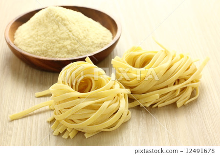 未加工的麵團和硬質小麥粉粗麵粉 12491678