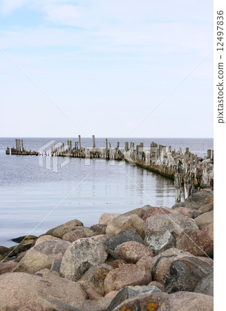 Breakwater 12497836