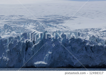 Antarctic landscape 12498317