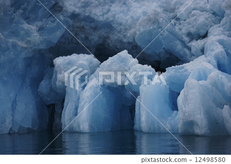 Iceberg Iceberg 12498580