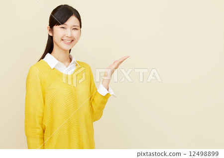 Women who guide Women who guide 12498899