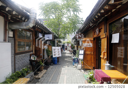 Insadong in Seoul, South Korea. 12505028