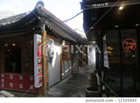 Insadong in Seoul, South Korea. 12505043